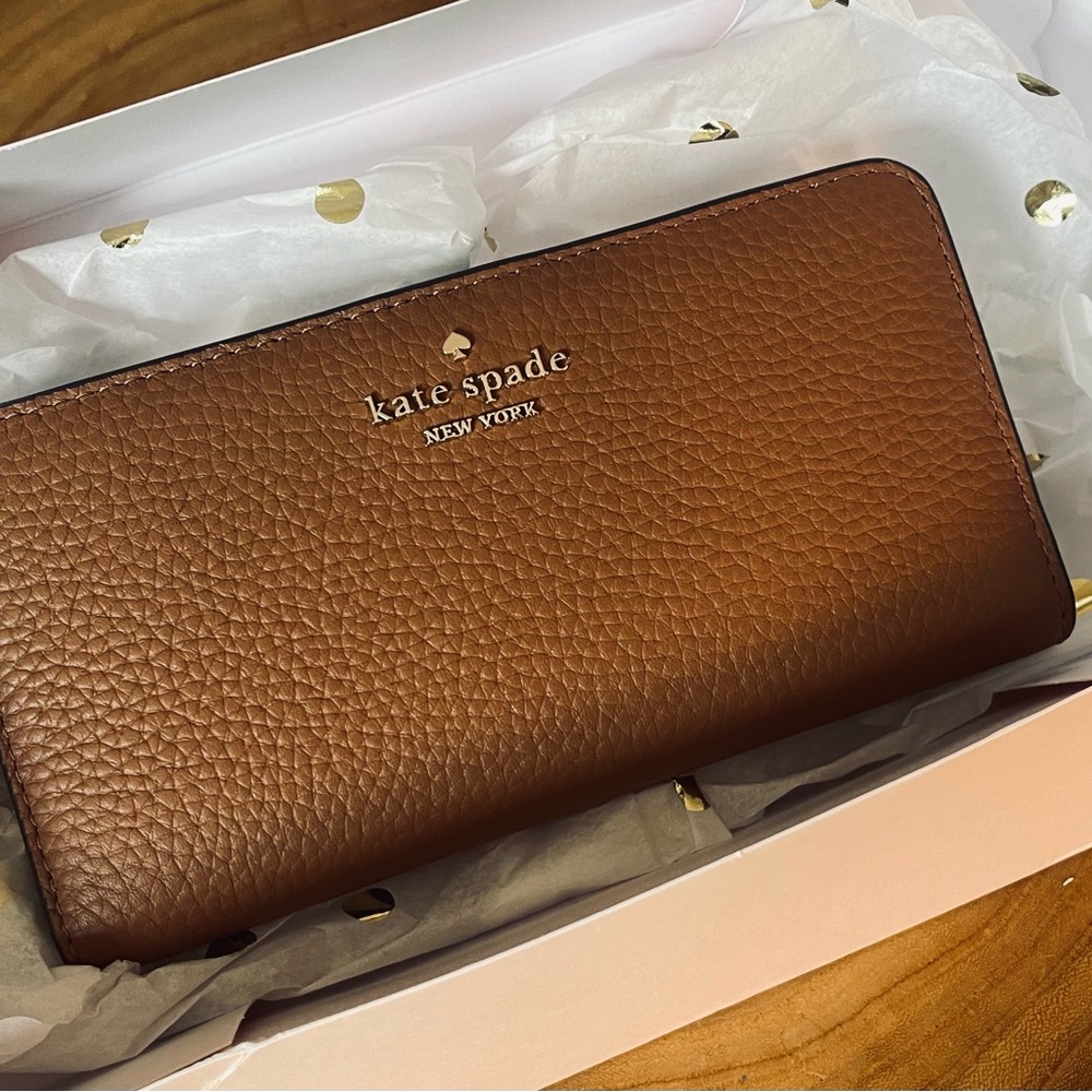 NWOT KATE SPADE BIFOLD WALLET